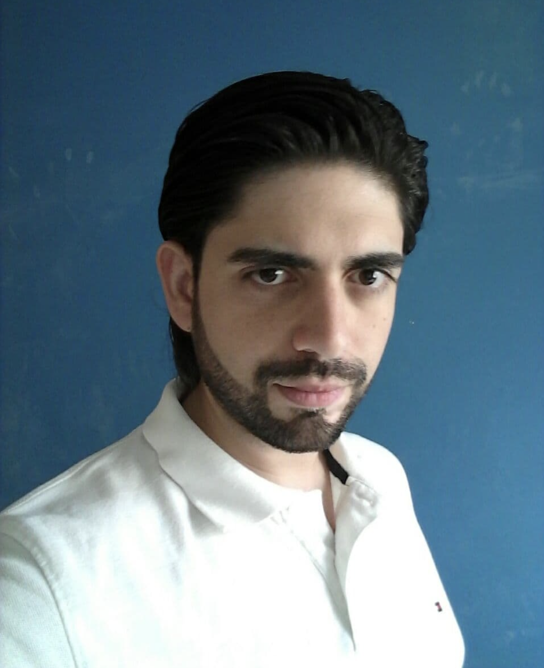 author-img